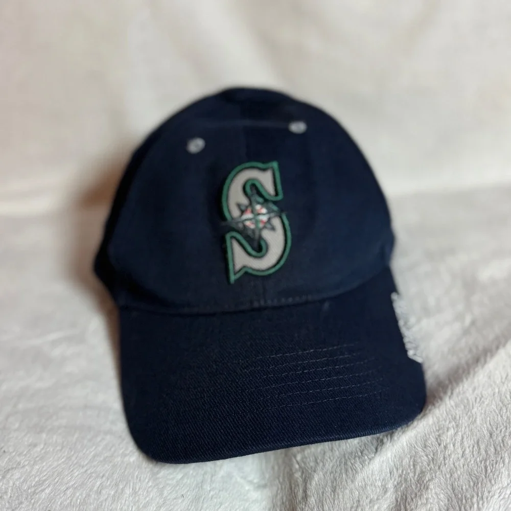 Seattle Mariners MLB Fan Favorite Navy Embroidered Hat One Size Adjustable